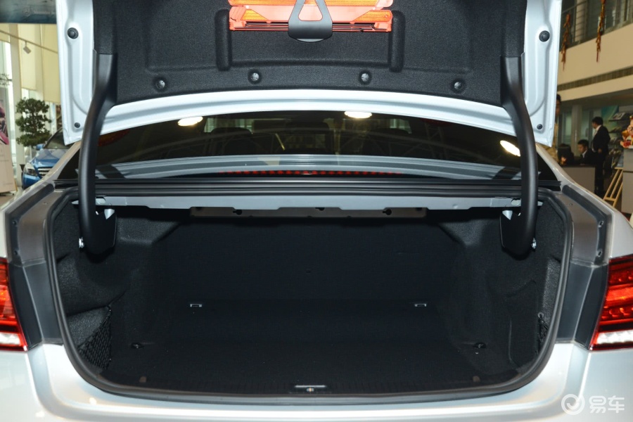 【奔驰e级2014款e260l 豪华型行李箱空间汽车图片-汽车图片大全】