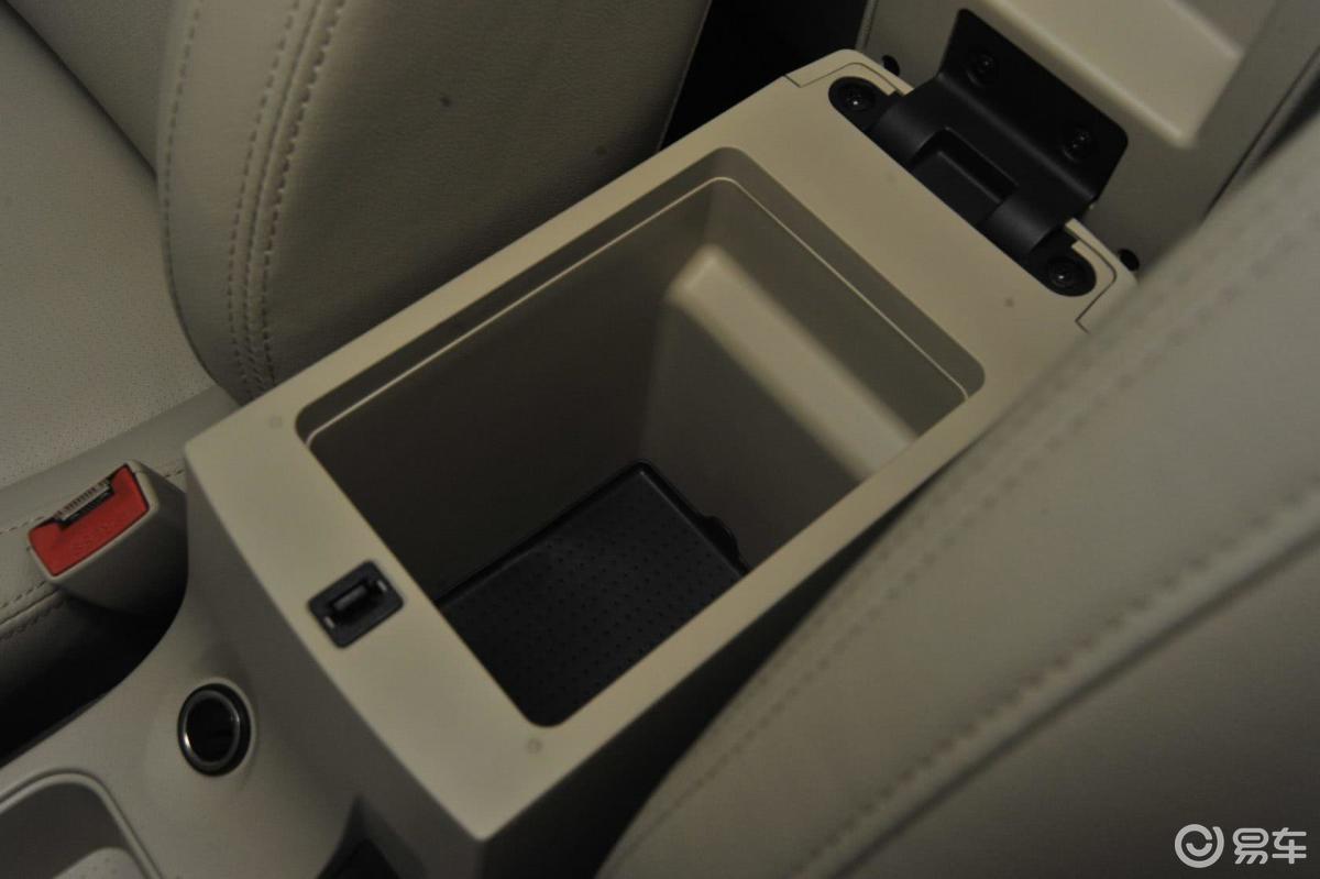 5l 智尚型前排中央扶手箱空间汽车图片-汽车图片大全】-易车