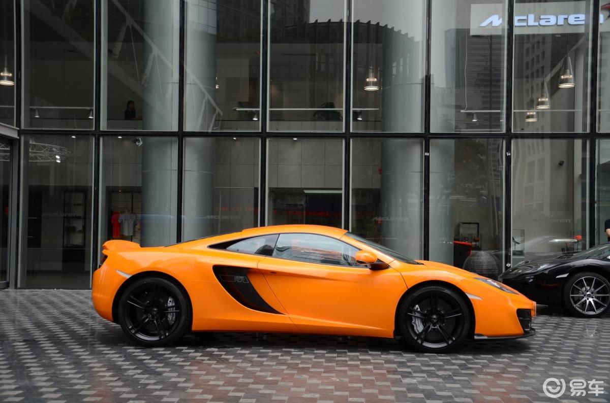 【迈凯伦12c2013款mp4-12c coupe 50周年纪念版正侧车头向右水平汽车