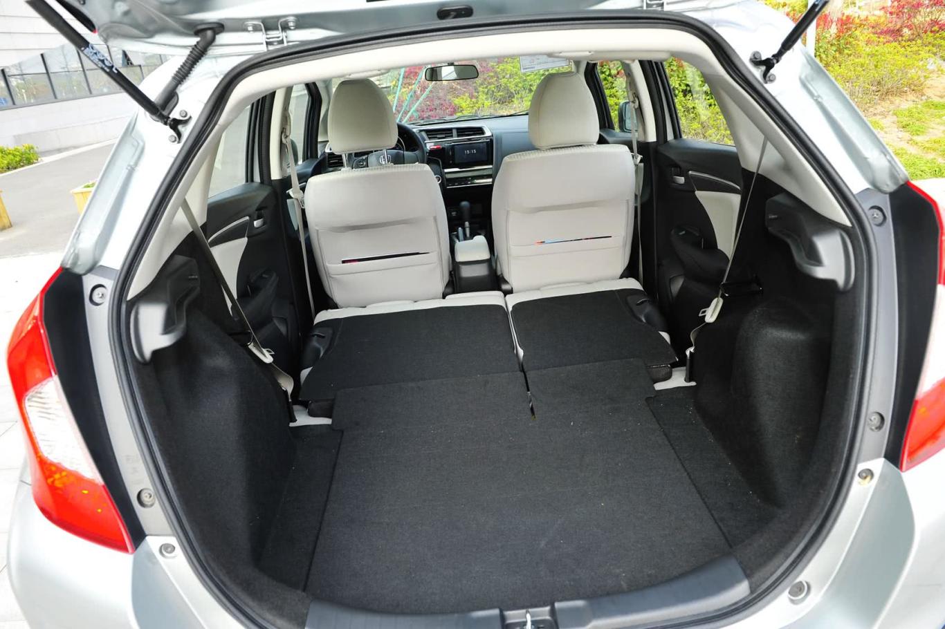 飞度1.5l exli cvt 领先版空间
