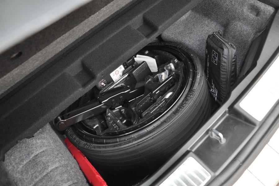 【奔驰r级2014款r 320 4matic 商务型备胎汽车图片-汽车图片大全】