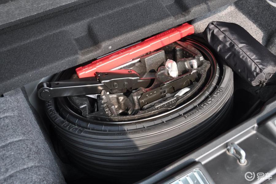 【奔驰r级2014款r 400 4matic 豪华型备胎汽车图片-汽车图片大全】