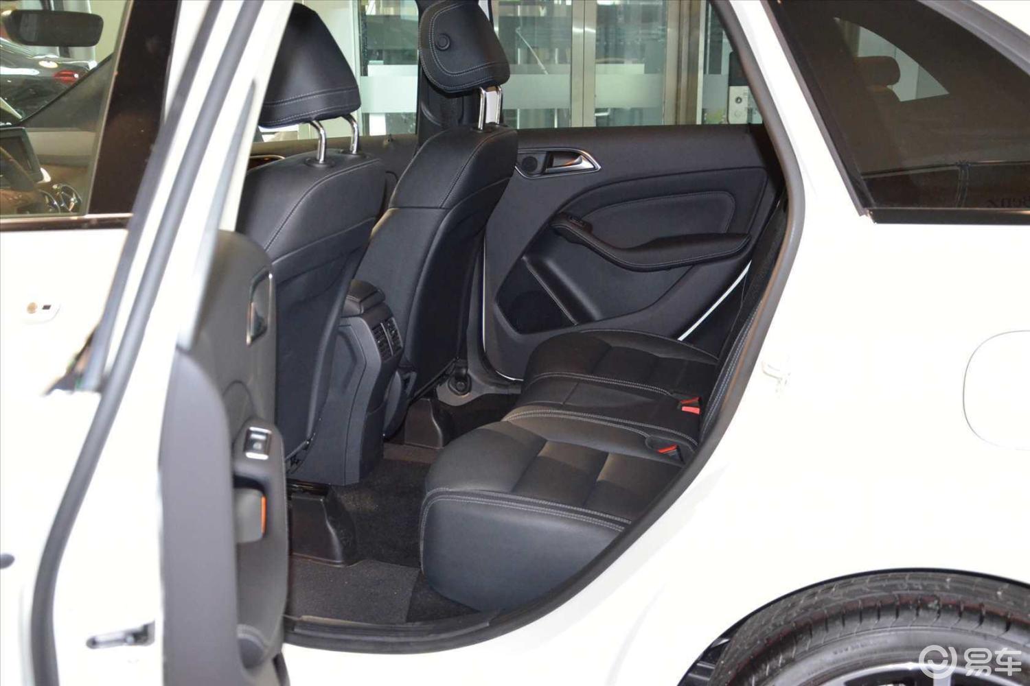 【奔驰b级2013款b260 2.