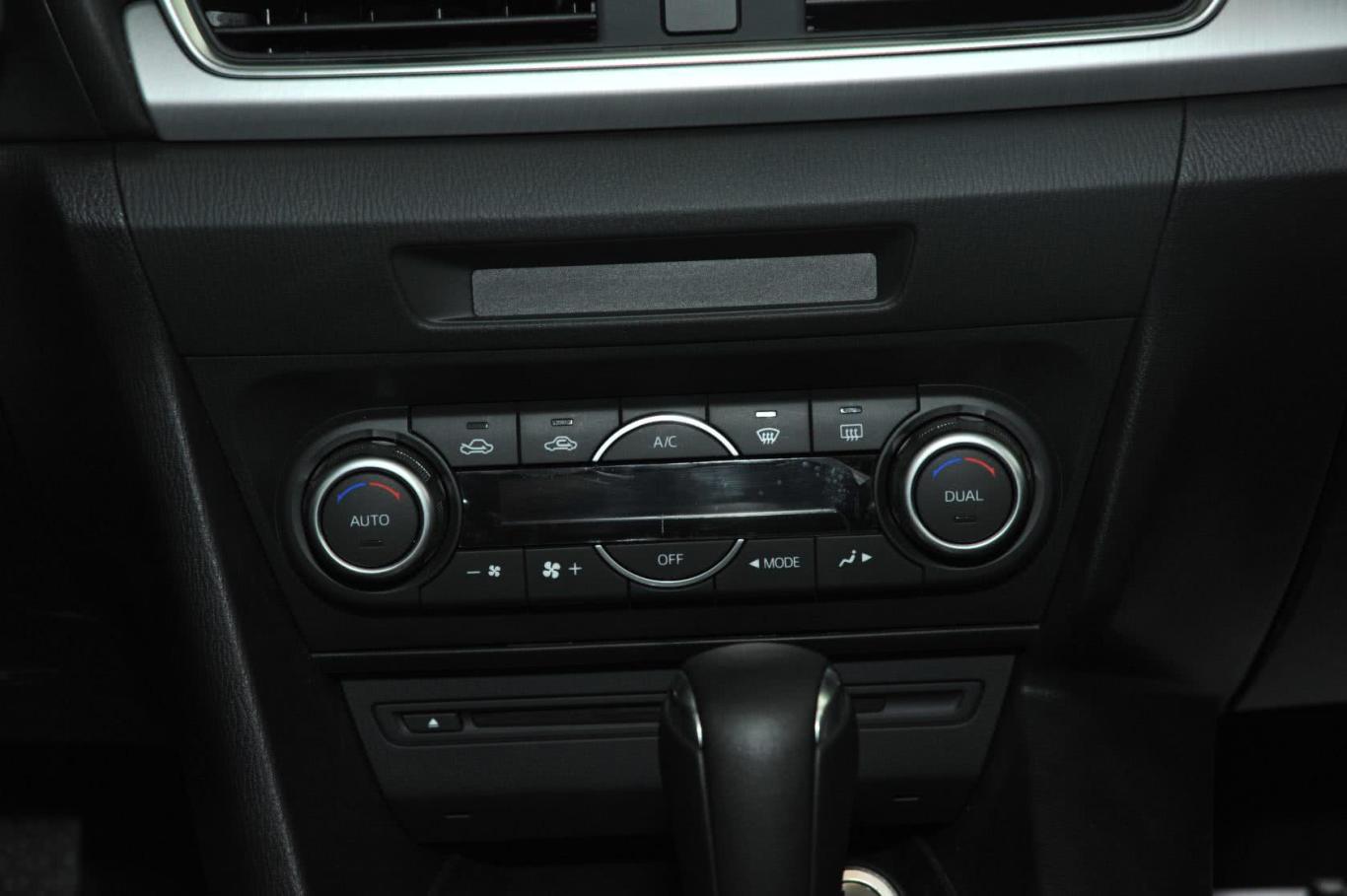 马自达3 昂克赛拉三厢 1.5l 自动 尊贵型空调