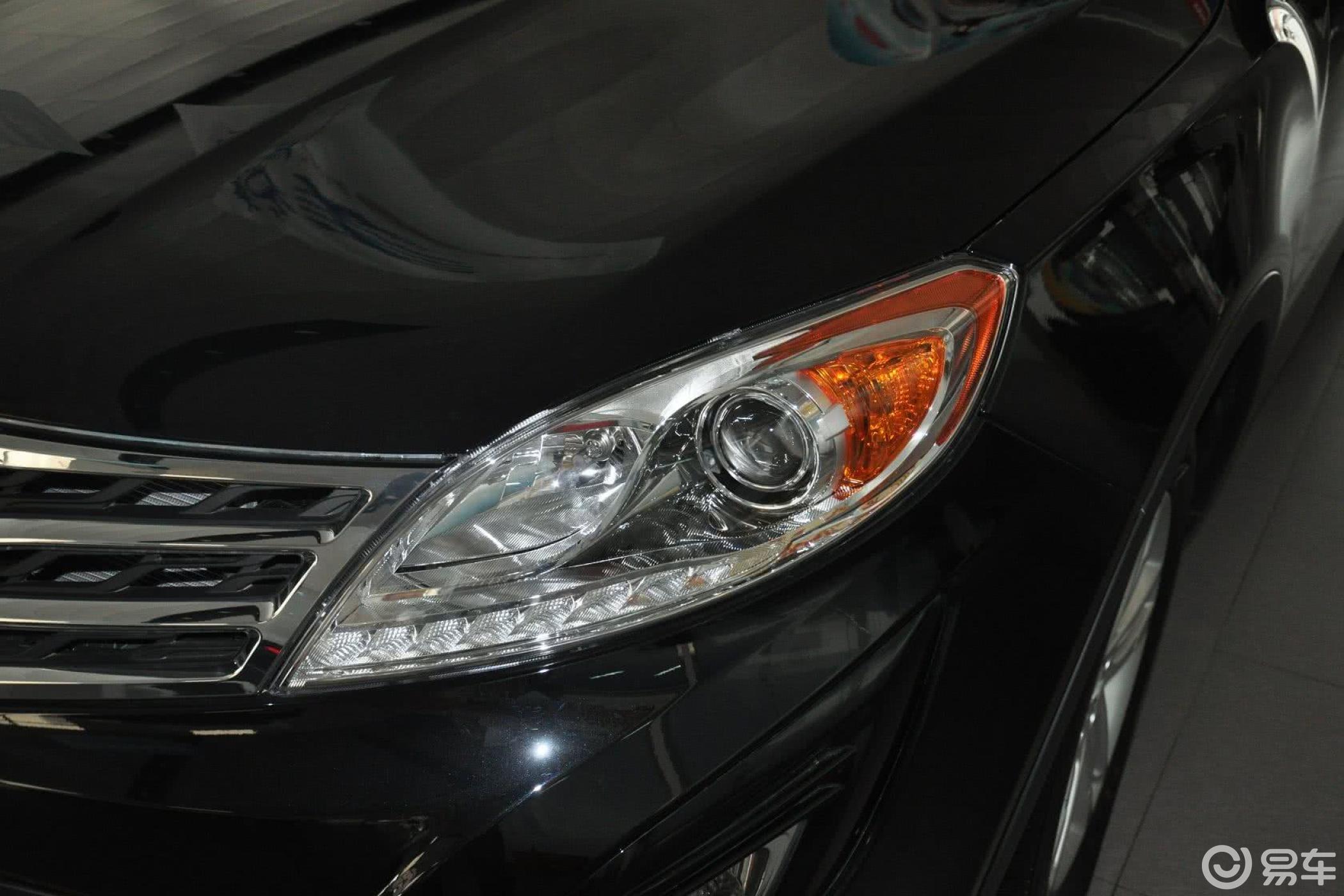 8t 自动 两驱 超享版大灯侧45度俯拍汽车图片-汽车图片大全】-易车