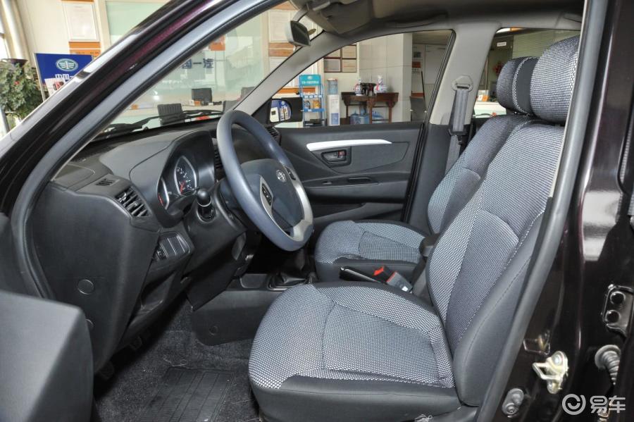 一汽夏利n7 n7空间图