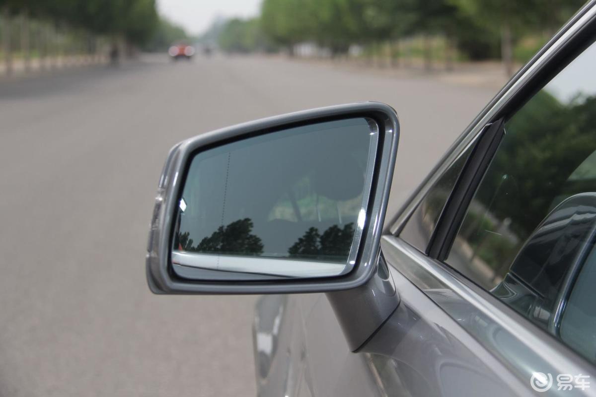 【奔驰cls级 amg2012款cls 63 amg后视镜镜面(后)汽车图片-汽车图片