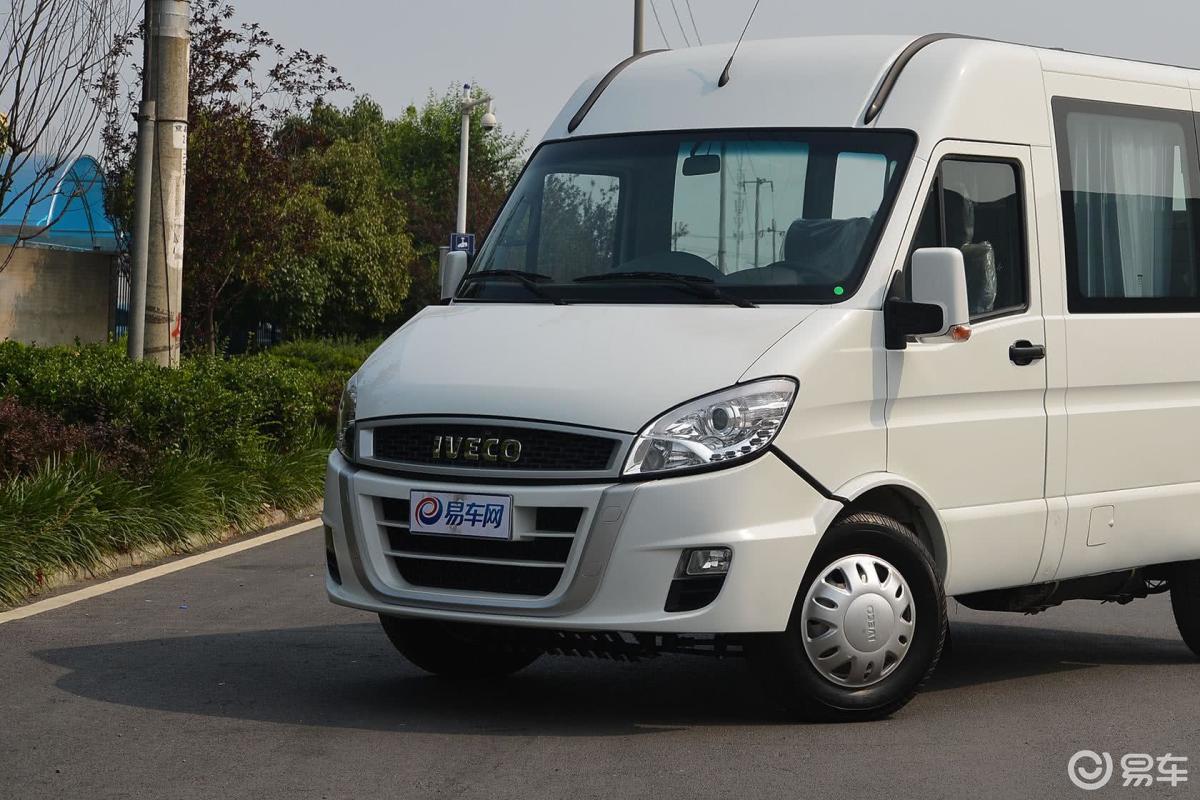 【依维柯褒迪2014款a36 3.0l标准版 11座车头局部汽车图片-汽车图片大