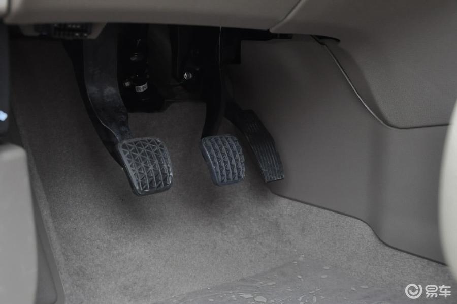 6l 手动 进取型脚踏板汽车图片-汽车图片大全】-易车网