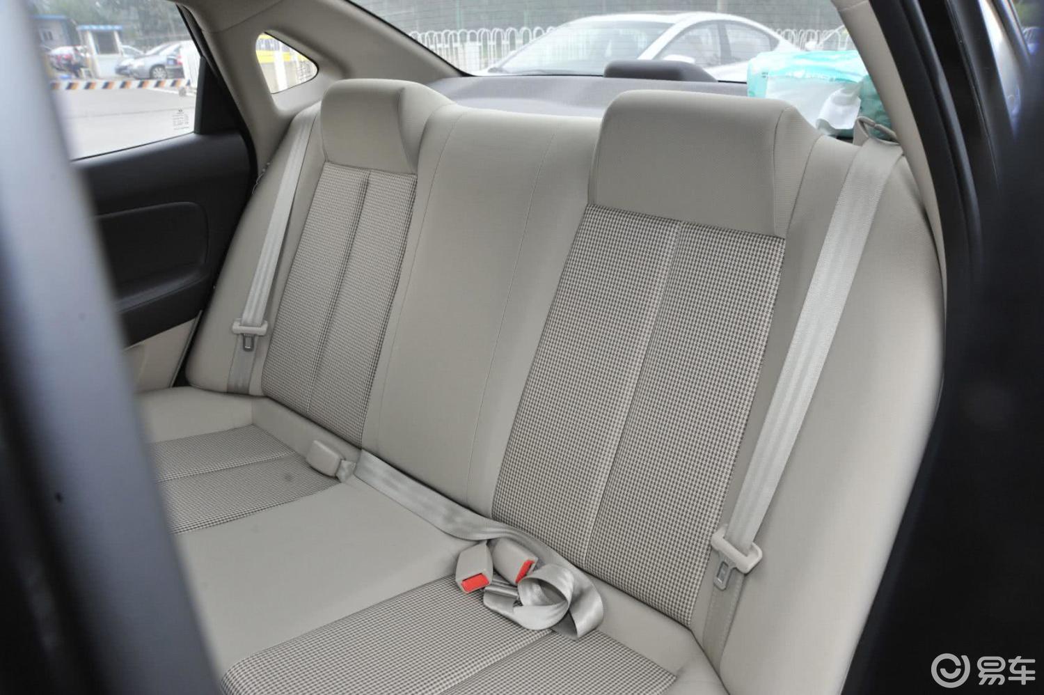 【悦动2011款1.6l gl 自动后排座椅汽车图片-汽车图片大全】-易车