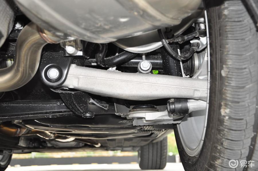 保时捷macan 后悬挂图