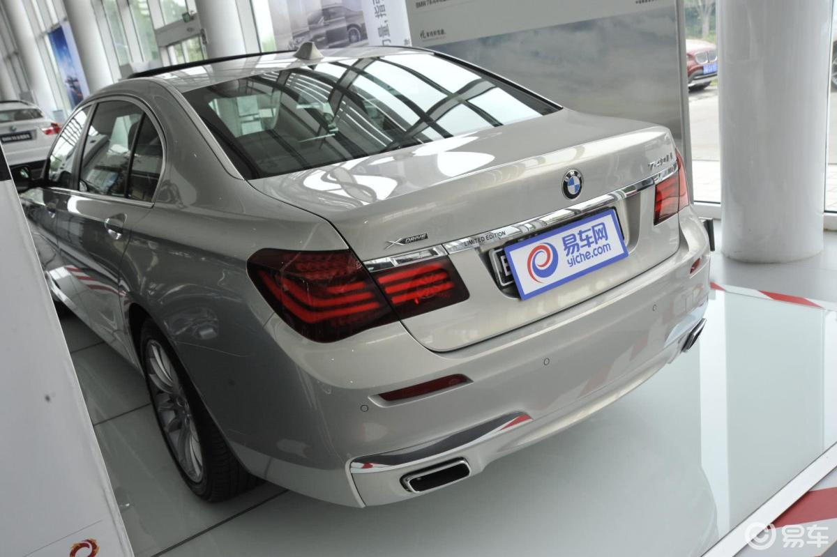 【宝马7系2014款740li xdrive 马年限量版侧后45度车头向左水平汽车