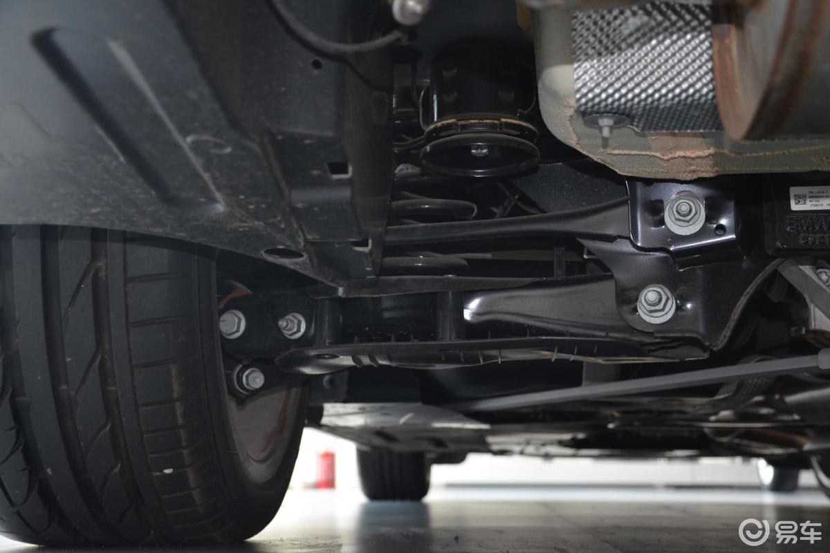 敞篷轿跑车 435i 风尚设计套装