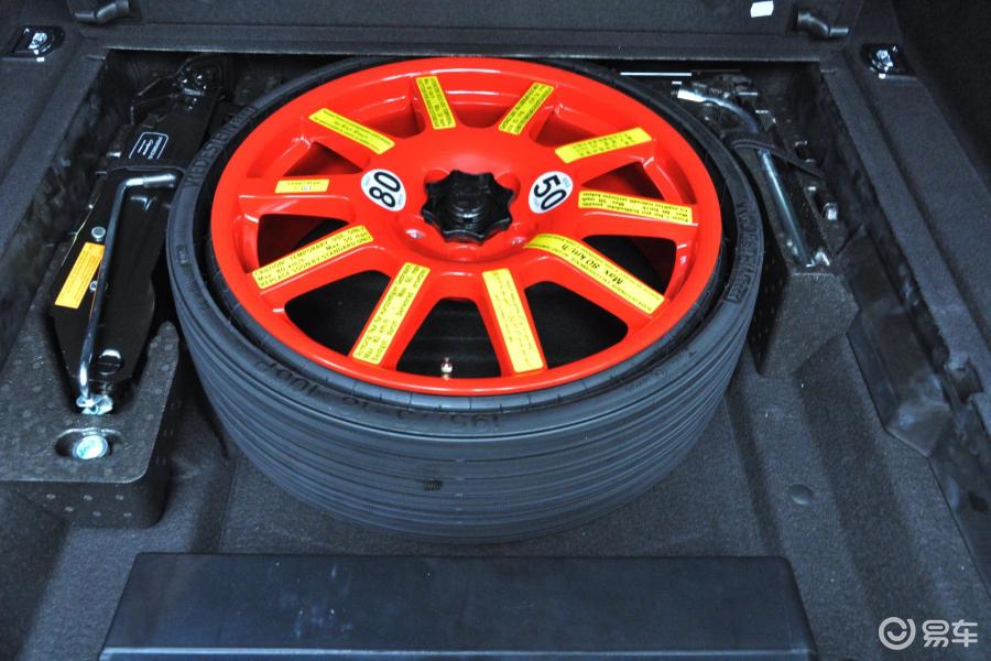 保时捷macan 备胎图