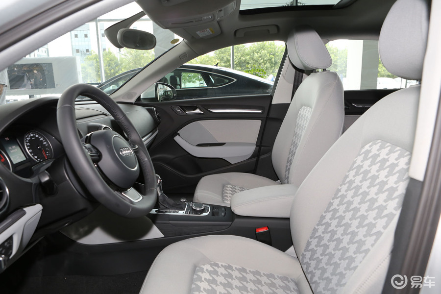 【奥迪a32014款sportback 35tfsi 时尚型前排空间汽车图片-汽车图片