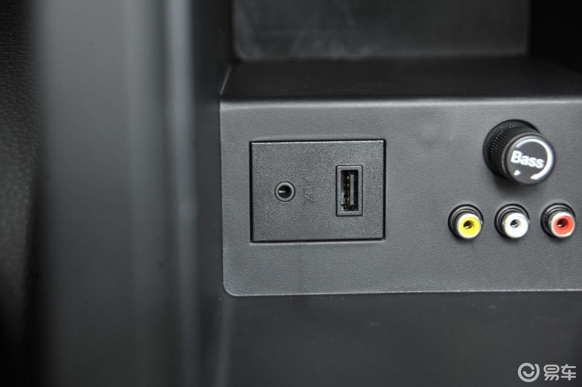 【优6 suv2014款2.0t 旗舰型aux接口汽车图片-汽车图片大全】-易车