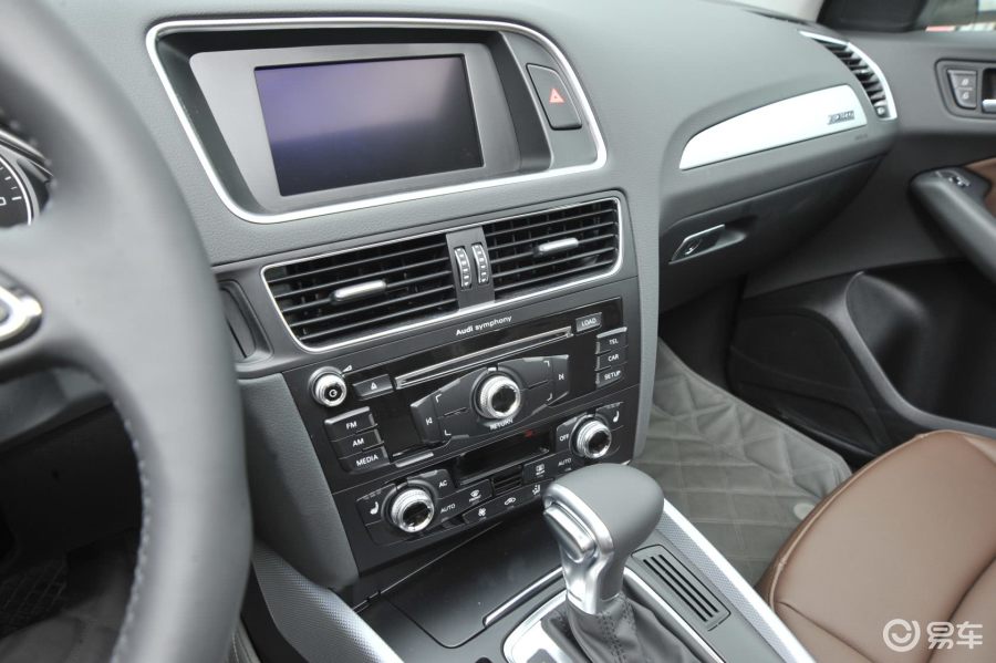 【奥迪q52013款40tfsi 技术型中控台驾驶员方向汽车图片-汽车图片大全