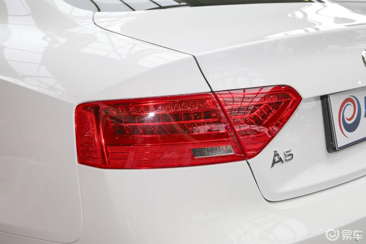 【奥迪a52014款coupe 45 tfsi quattro尾灯侧45度俯拍汽车图片-汽车