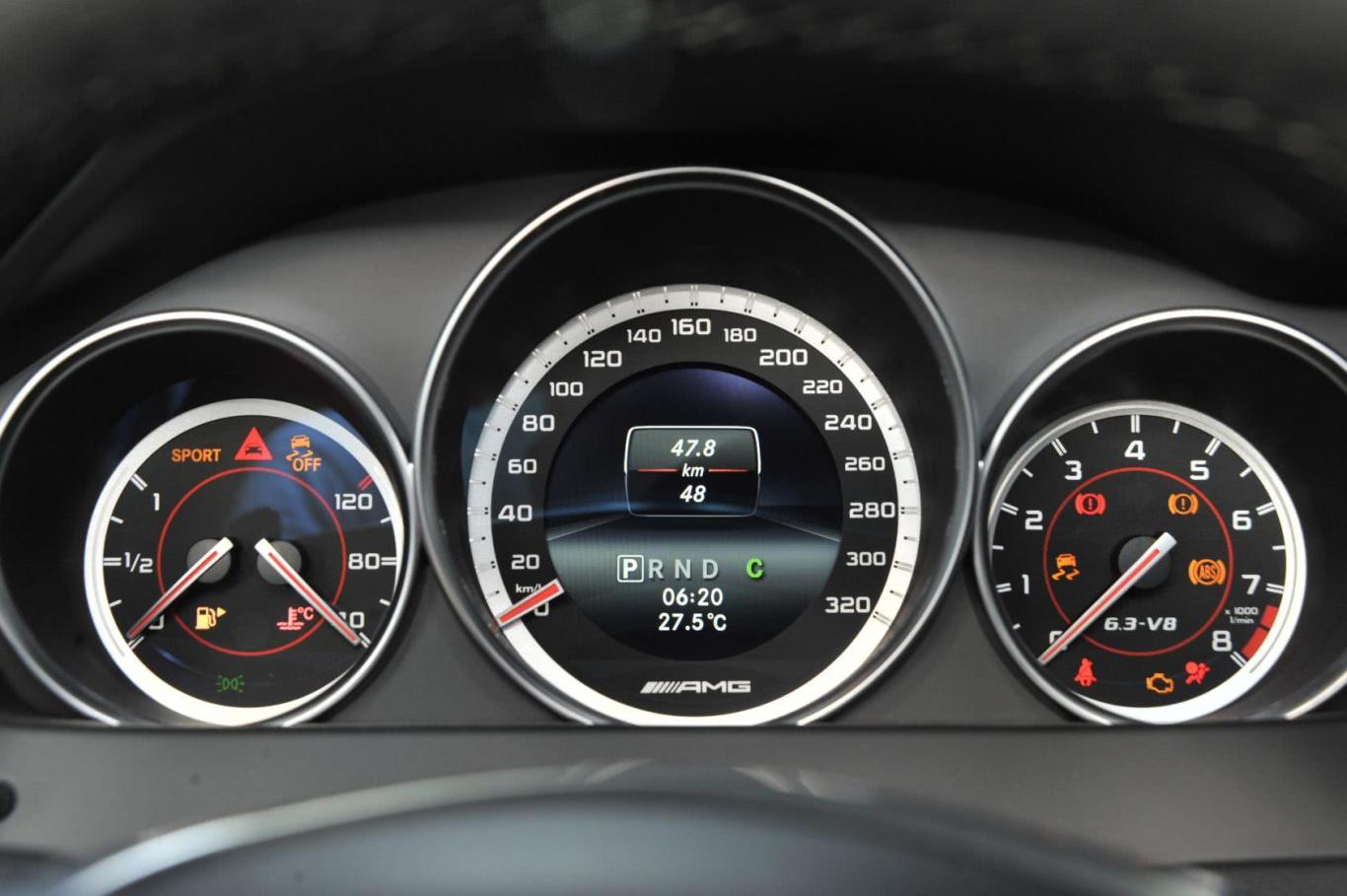 奔驰c级 amgc 63 amg coupe edition 507仪表盘
