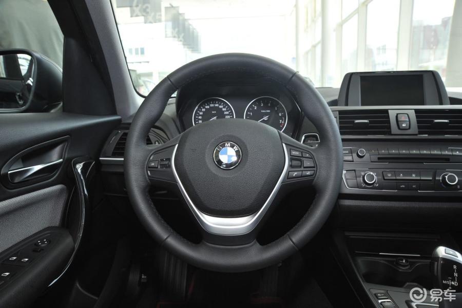 【宝马1系2013款改款 116i 都市型完整内饰(驾驶员位置)汽车图片-汽车