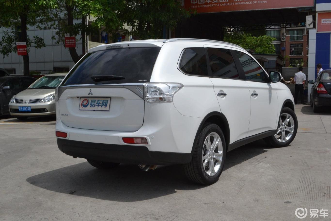 4l 四驱 豪华5座 甄红限量版】进口三菱欧蓝德_2.