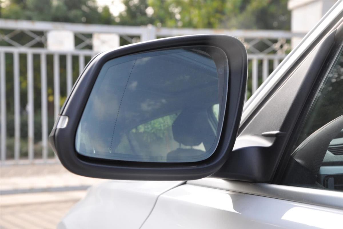 【宝马3系2014款320li 马年限量版后视镜镜面(后)汽车图片-汽车图片