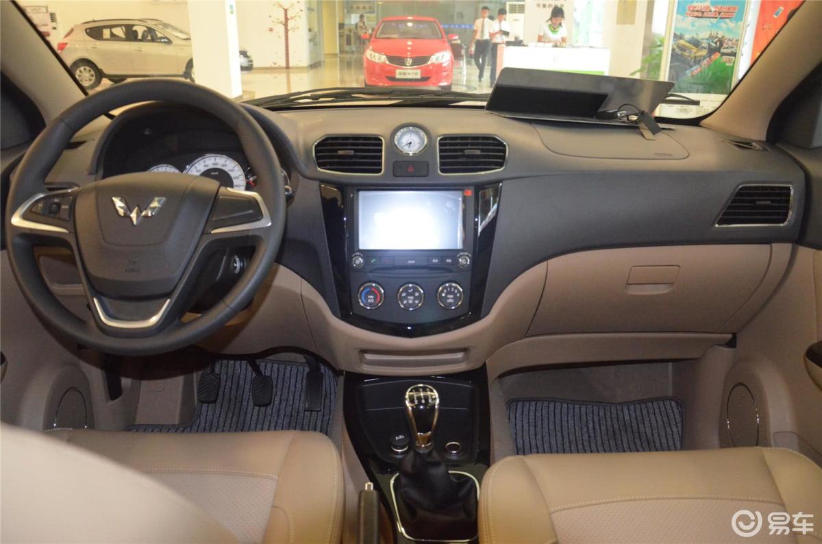 【五菱宏光s2016款1.