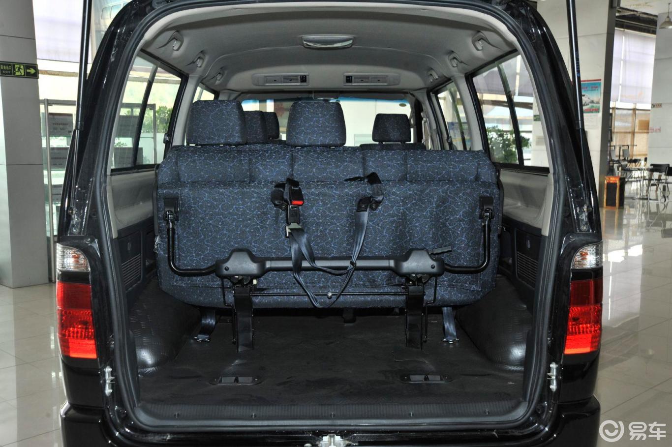 阁瑞斯mpv空间-暗夜黑