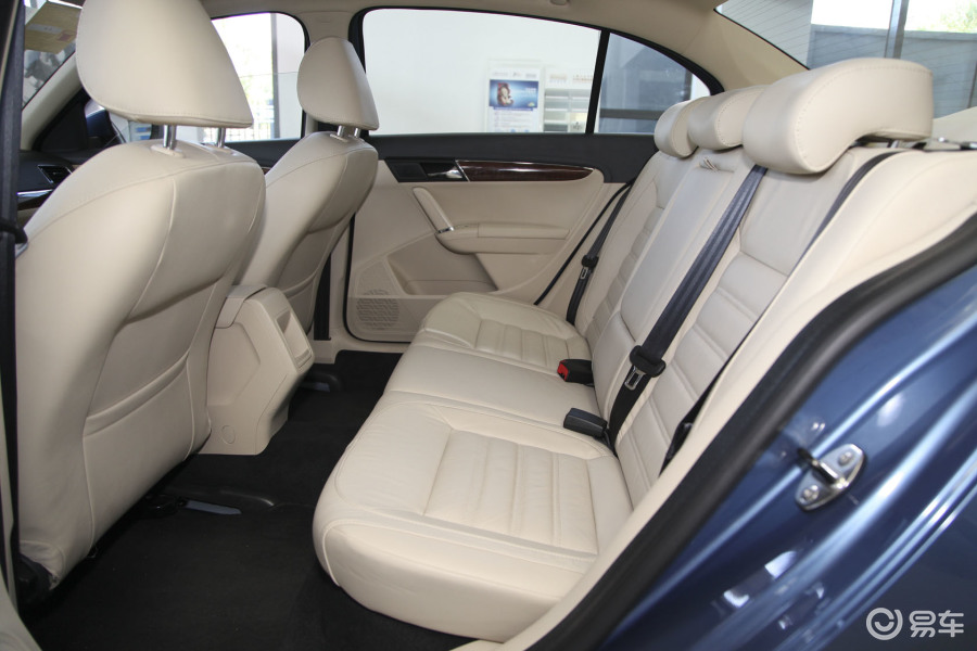 大众朗逸 后排空间图