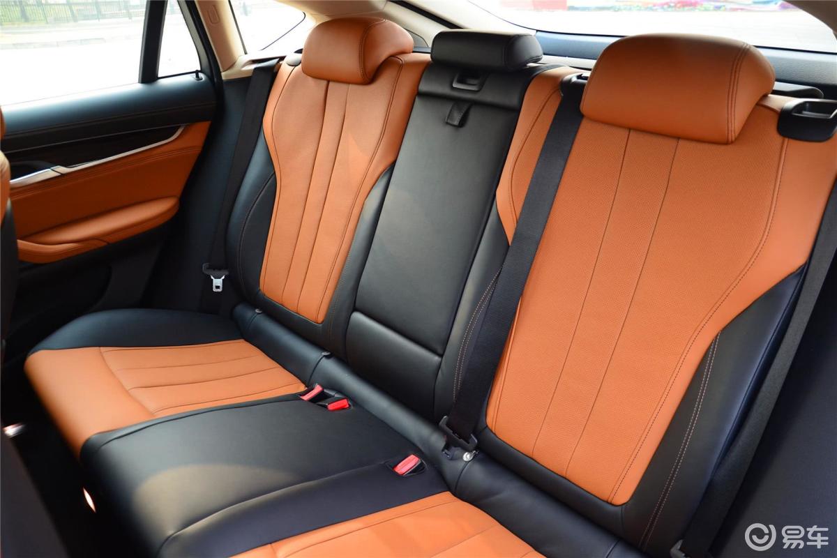 【宝马x62015款xdrive35i 尊享型后排座椅汽车图片-汽车图片大全】