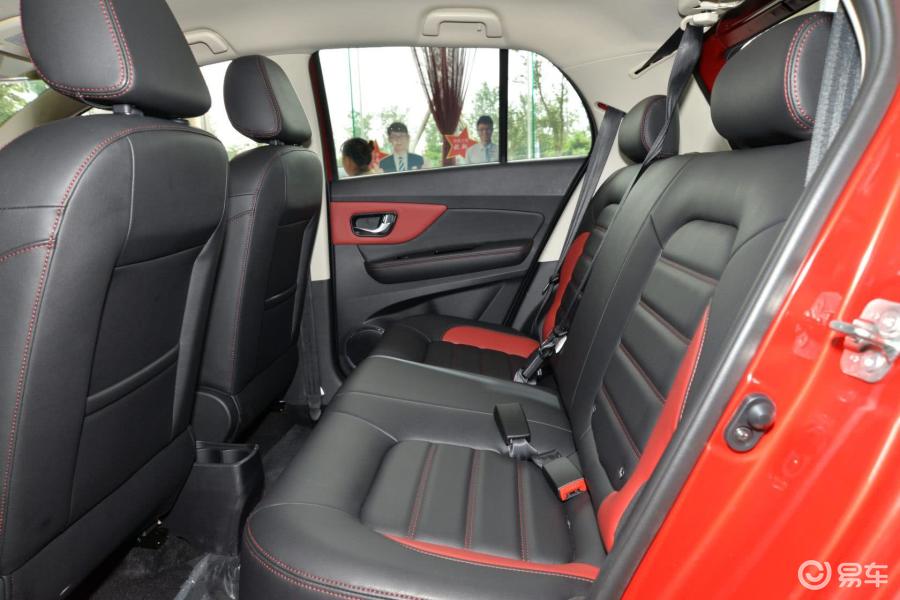 5l mt 豪华型后排空间体验汽车图片-汽车图片大全】-易车网