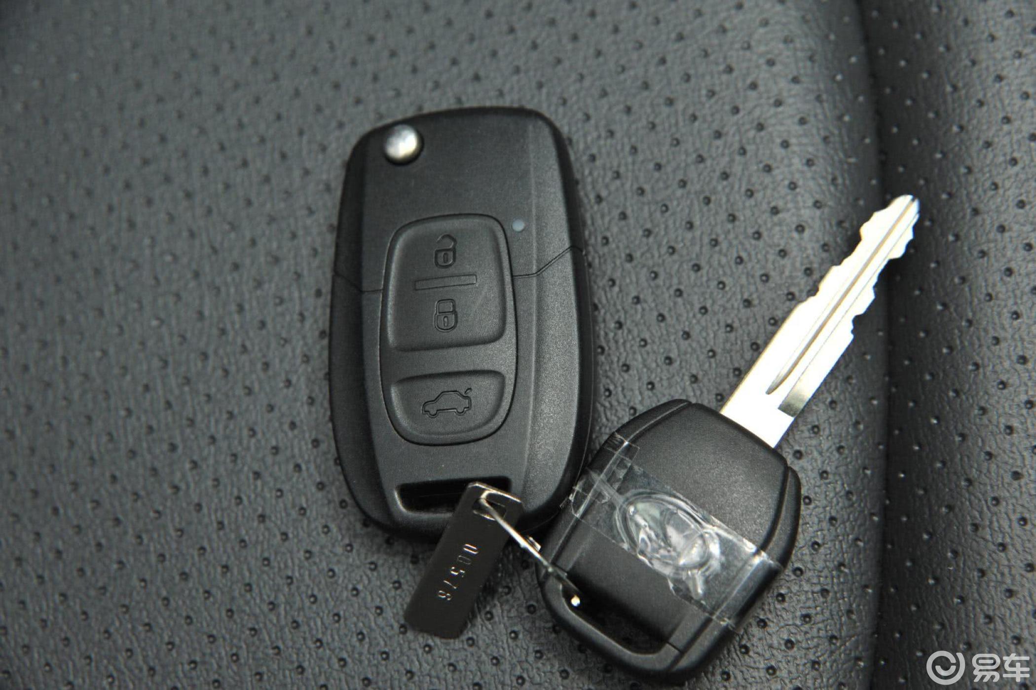 【v5菱致2015款1.5l 手动 豪华型钥匙汽车图片-汽车图片大全】-易车