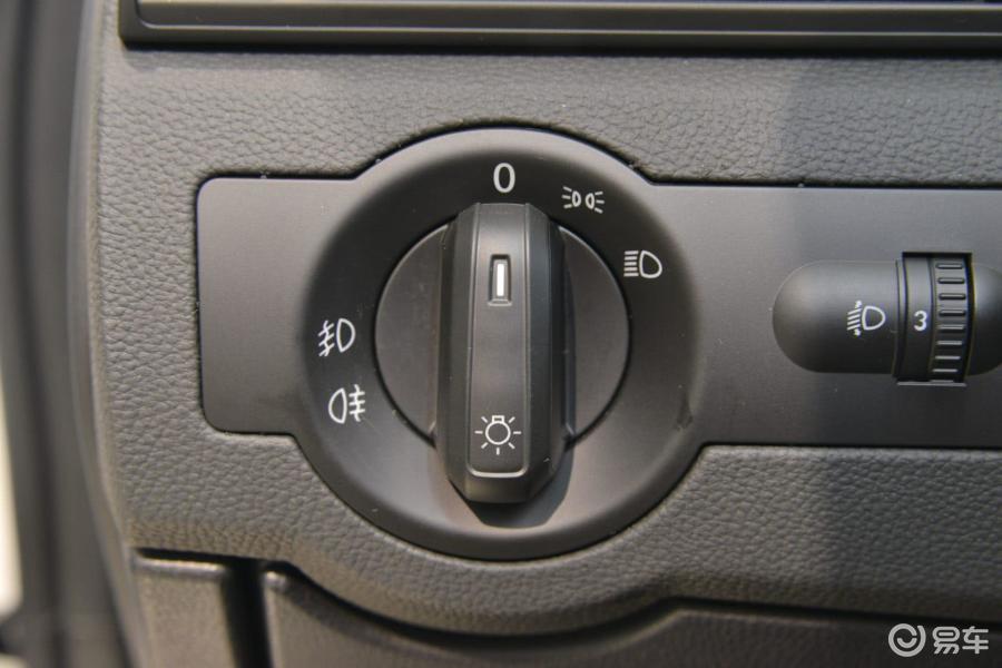 观致3都市suv 大灯开关图