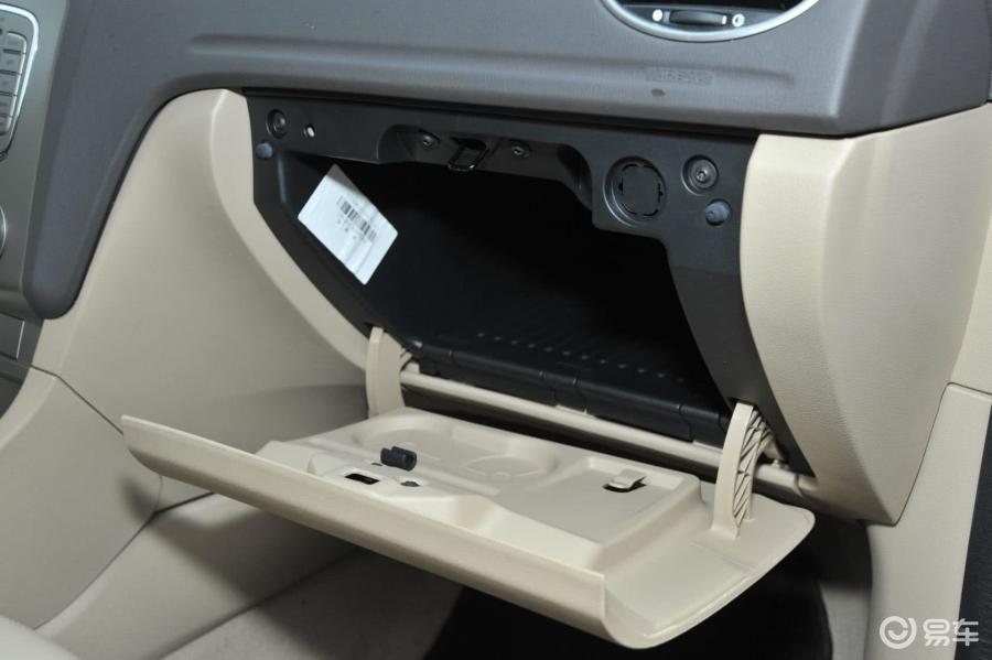 【福克斯2013款三厢 经典款 1.