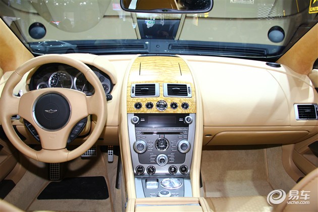 拉共达taraf外观设计前卫,拉风,内饰也是豪气冲云天,其内部采用了2 2