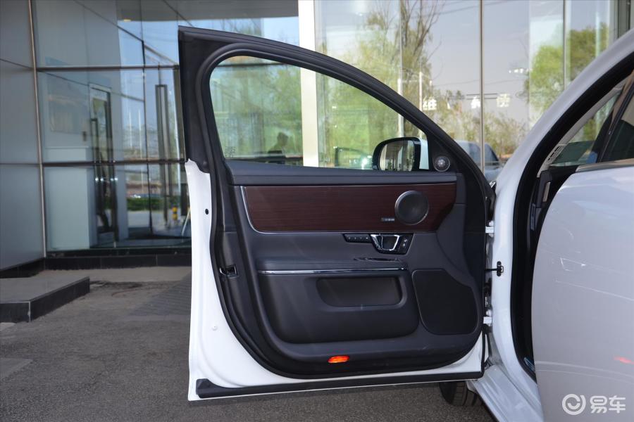 捷豹xj(进口) 驾驶员侧车门内门板图