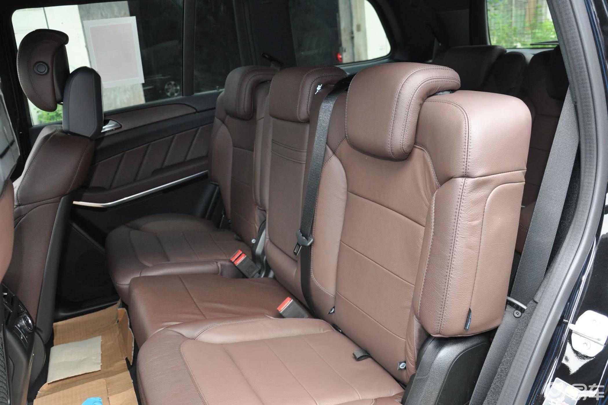 【奔驰gl级2015款gl500 4matic后排座椅汽车图片-汽车图片大全】-易车