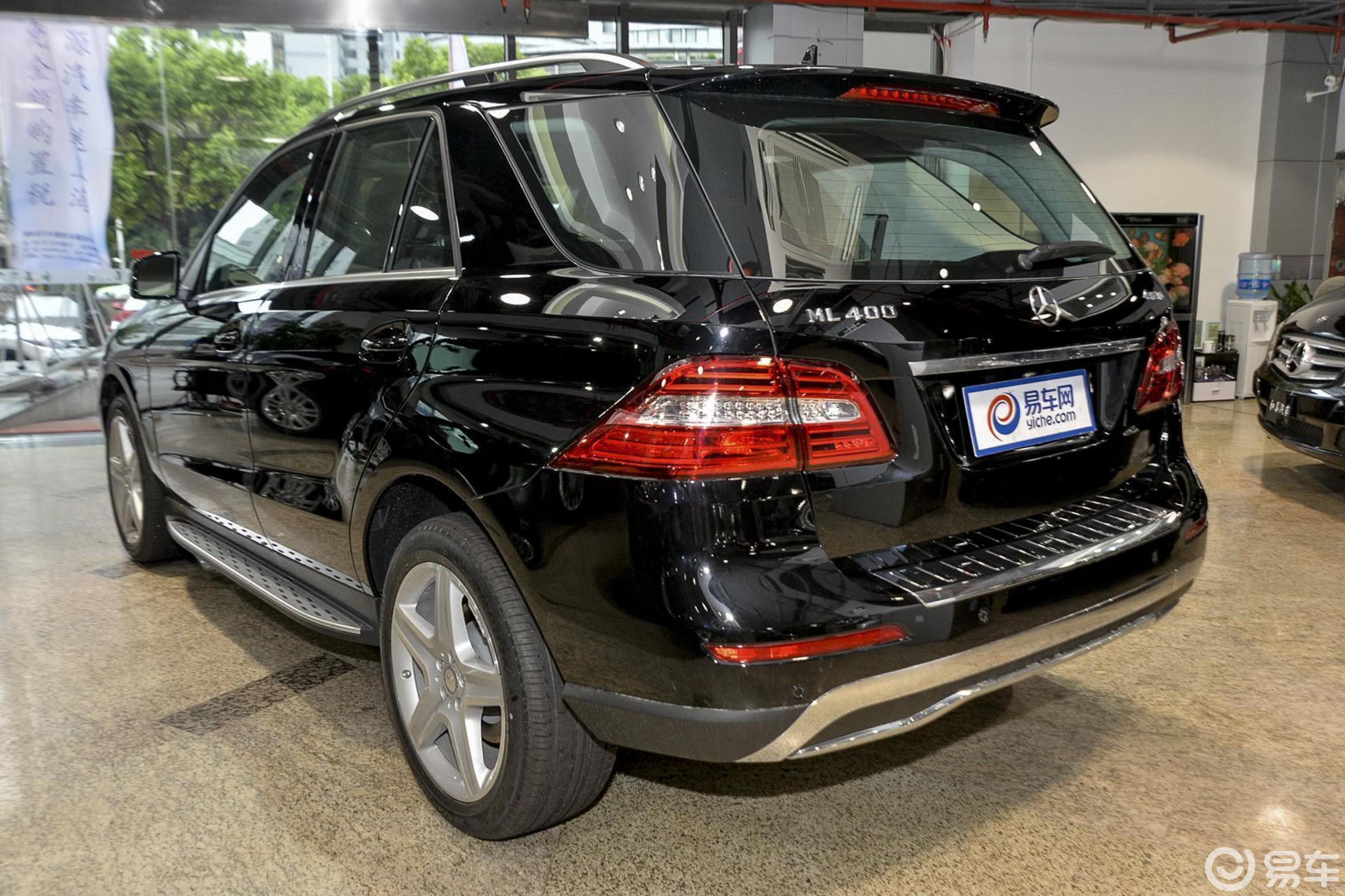 【奔驰m级2015款ml400 中东版侧后45度车头向左水平汽车图片-汽车图片
