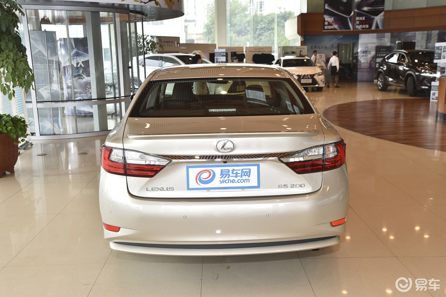 雷克萨斯es 正车尾图