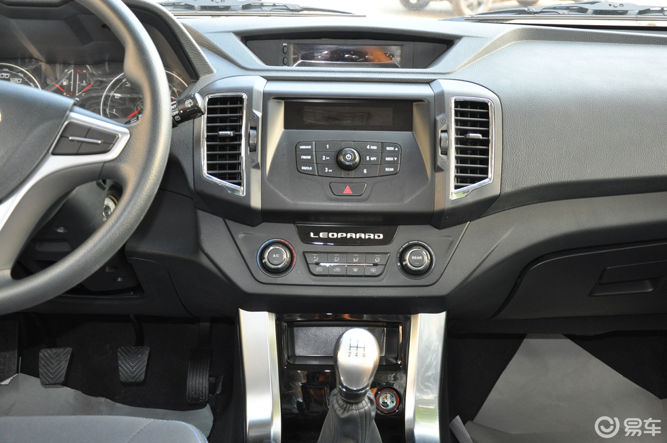 4l 手动 两驱 精英型】猎豹q6_2.