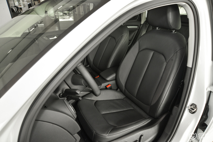 奥迪a3 驾驶员座椅图