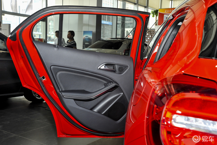 【奔驰gla级2015款200 时尚型内饰汽车图片-汽车图片大全】-易车网