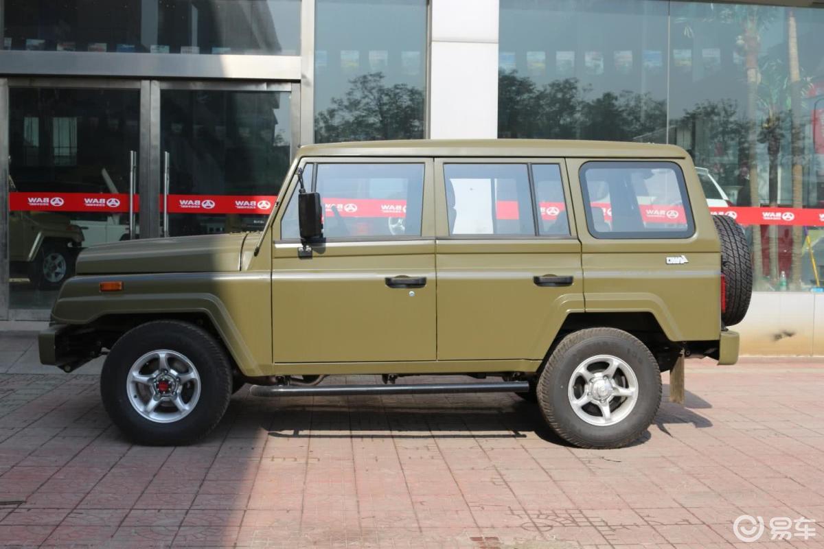 【战旗2015款bj2024cjb2 手动 四驱正侧车头向左水平汽车图片-汽车