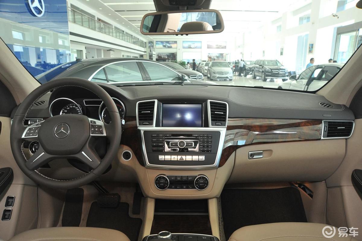 【奔驰gl级2015款gl350 美规版内饰全景正拍汽车图片-汽车图片大全】