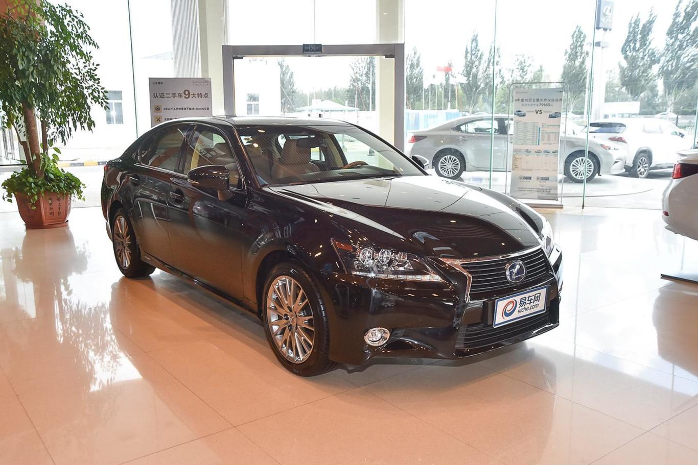 雷克萨斯gs450h侧前45度车头向右水平