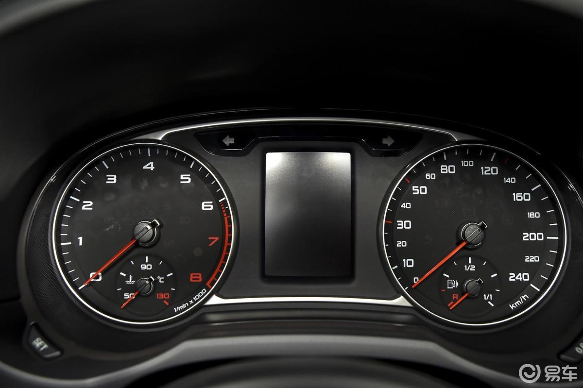 【奥迪a12014款sportback 30tfsi 技术型仪表盘汽车图片-汽车图片大全