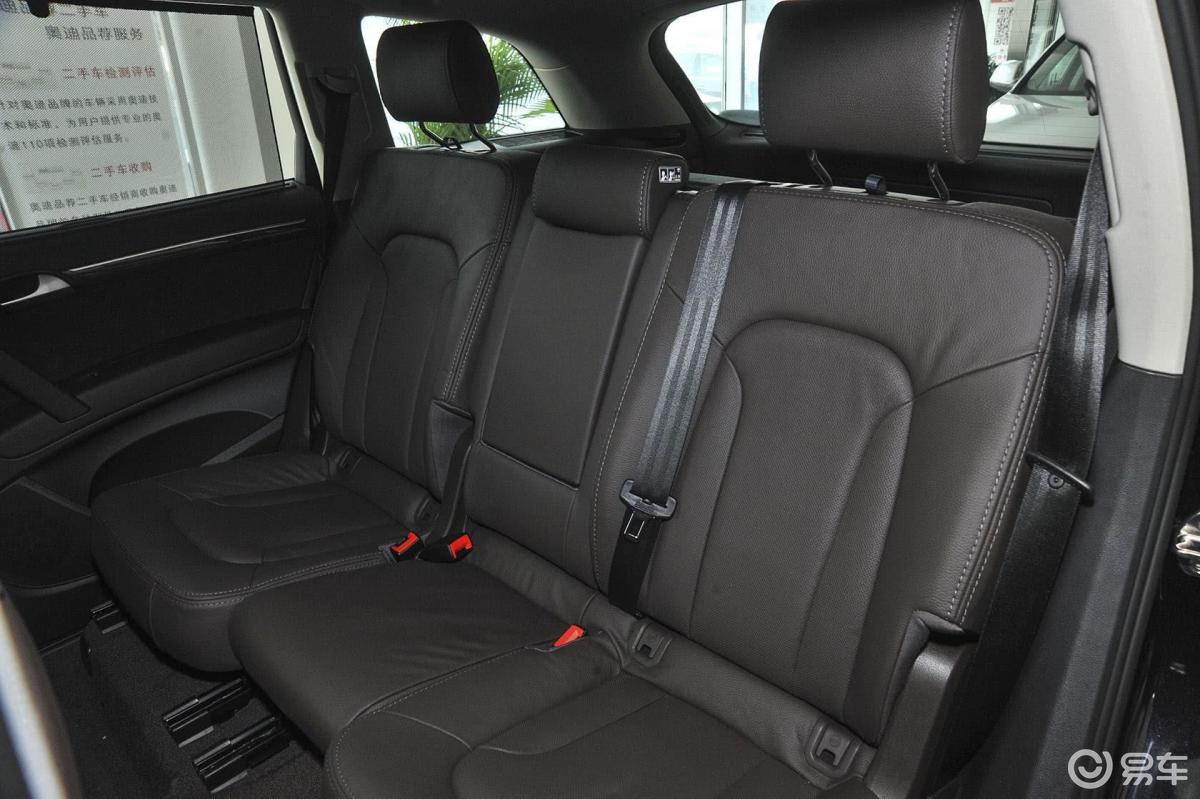 【奥迪q72014款35 tfsi quattro 进取型后排座椅汽车图片-汽车图片