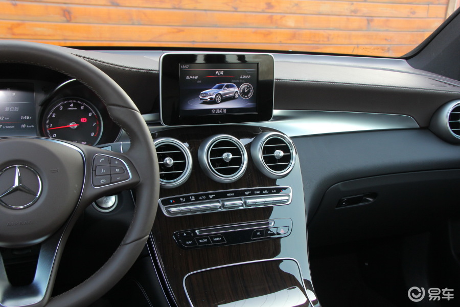 【奔驰glc级2016款glc260 豪华型中控台驾驶员方向汽车图片-汽车图片