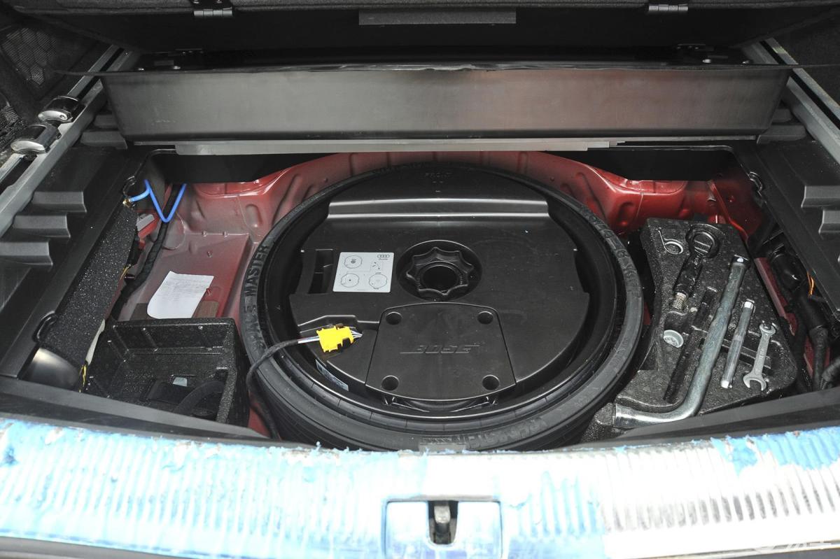 【奥迪q72015款40 tfsi quattro 典藏版备胎汽车图片-汽车图片大全】