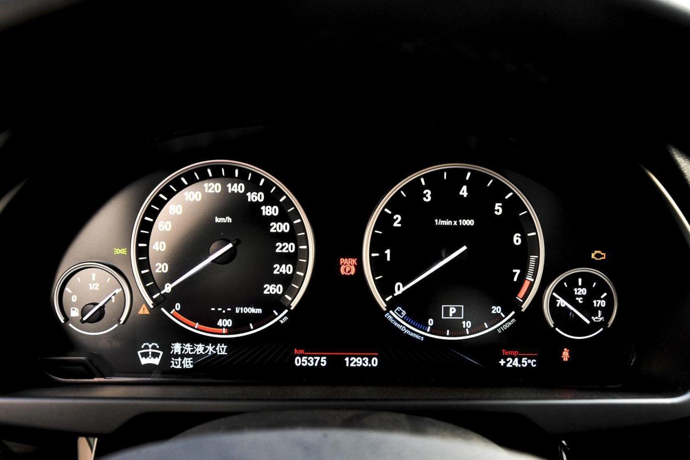 xdrive35i 领先型仪表盘背光显示
